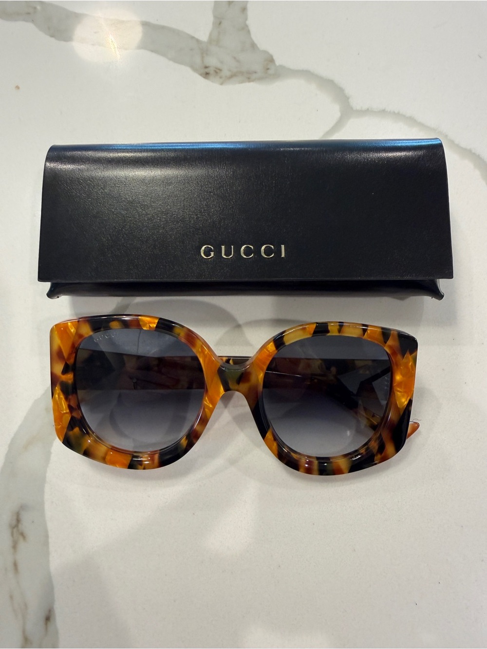 Gucci Tortoiseshell Oversized Square Sunglasses with Gradient Smoke Lenses - Picture 6 of 7